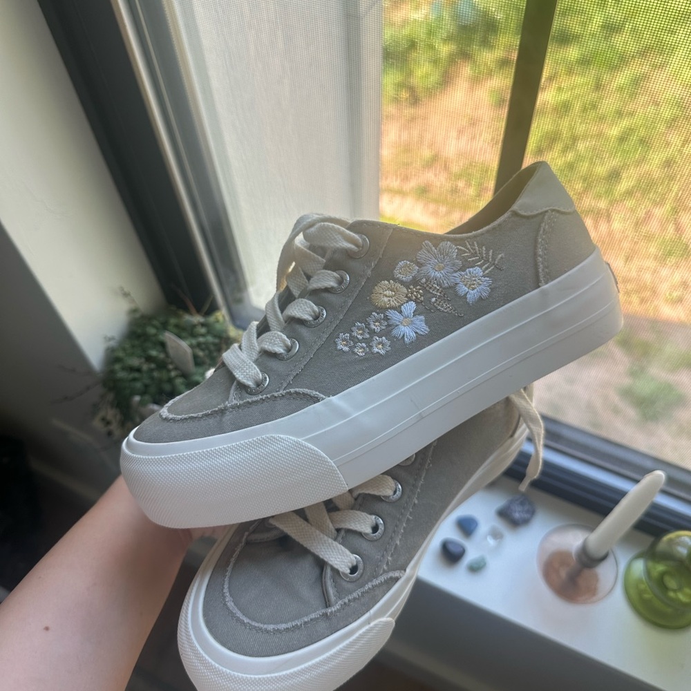 Blowfish Gray Floral Women's Sneakers